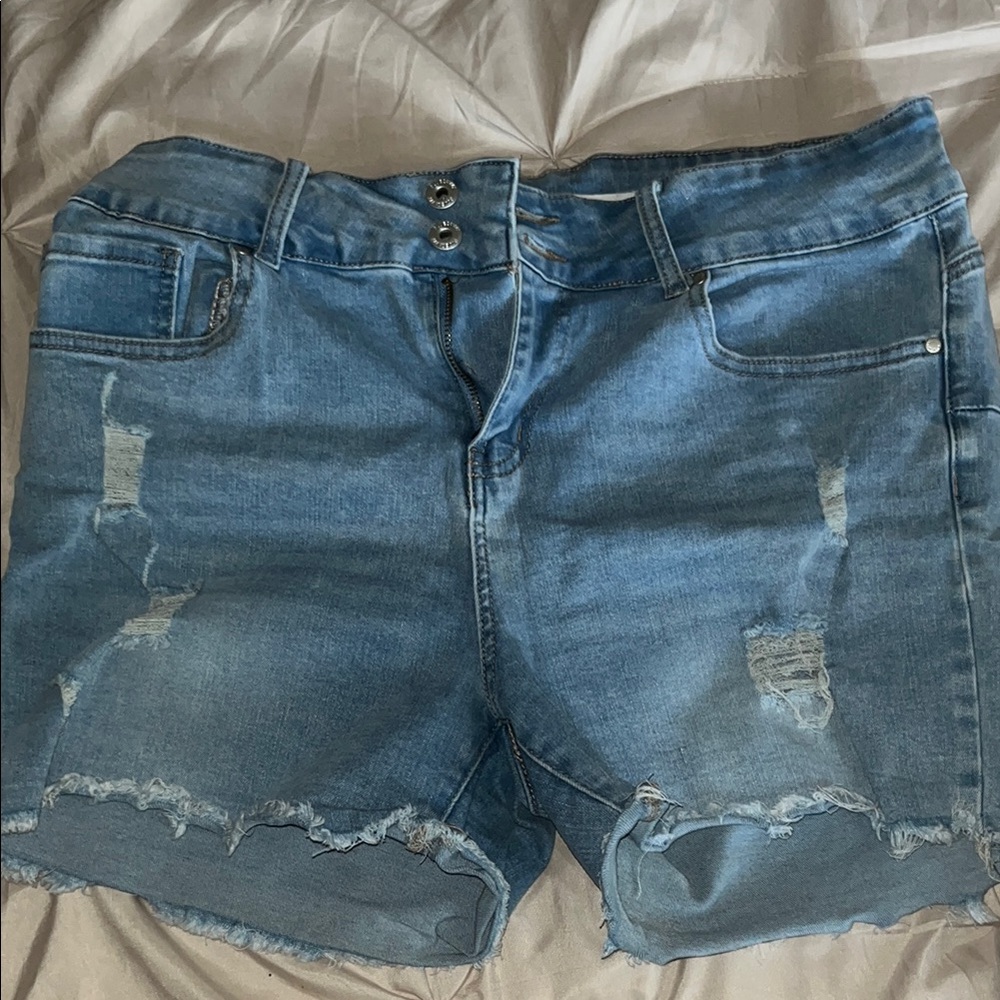 Stylish Distressed Denim Shorts